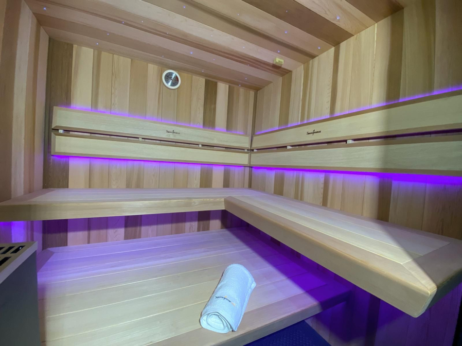 Levitujúca lavica v saune