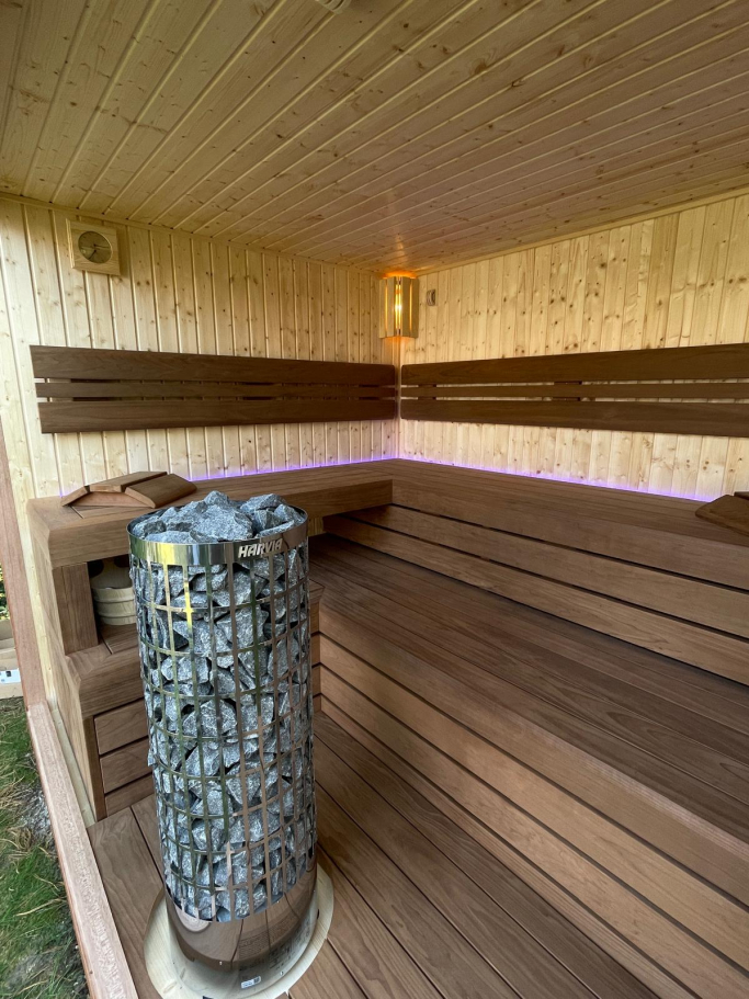 Vonkajšia sauna, Pinea Praha